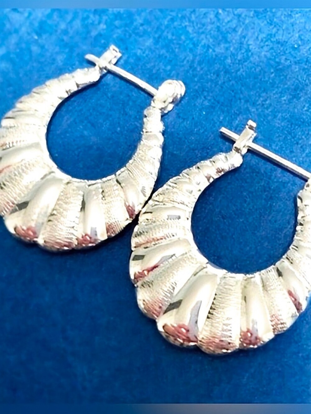 1" Sterling Silver Textured Puffy Shrimp Style Hoop Earrings